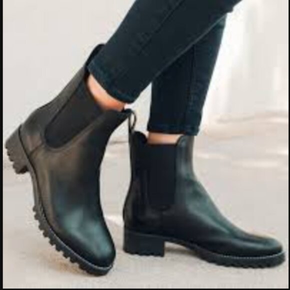 Soludos Greenpoint Leather Chelsea Boot Size 8.5 in Black - Picture 1 of 4